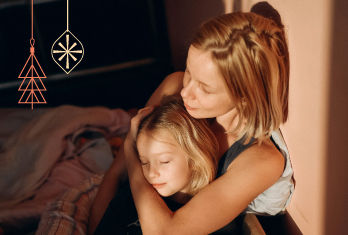 $250_WMN538_Xmas25_DollarHandles_348x235px