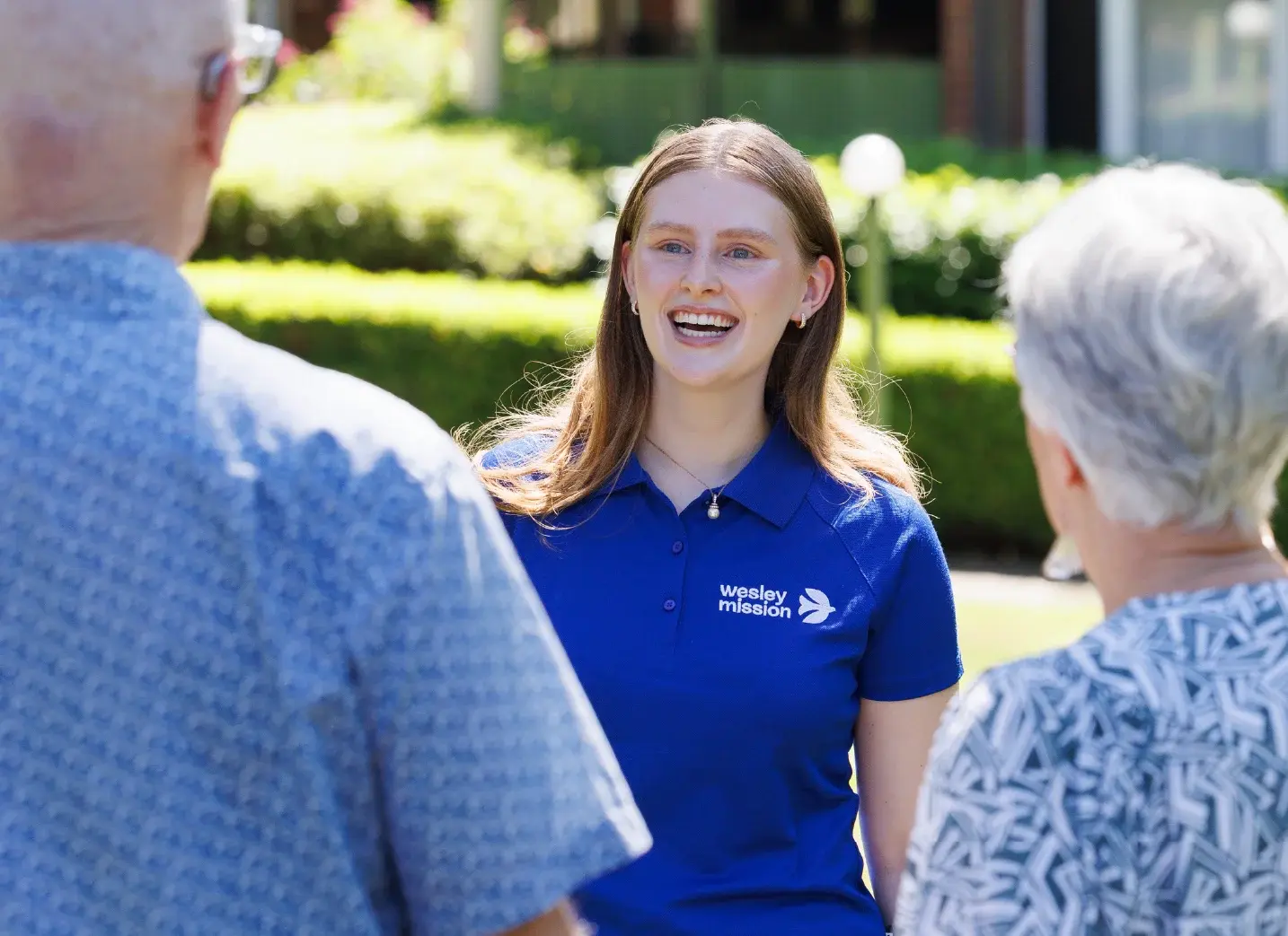 Retirement-Living-Understanding-Costs-Staff-Member-Speaking-With-Customers