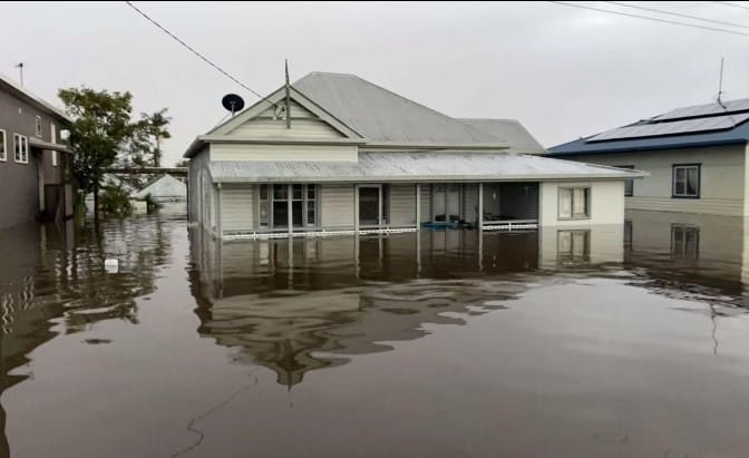 house in water flooded